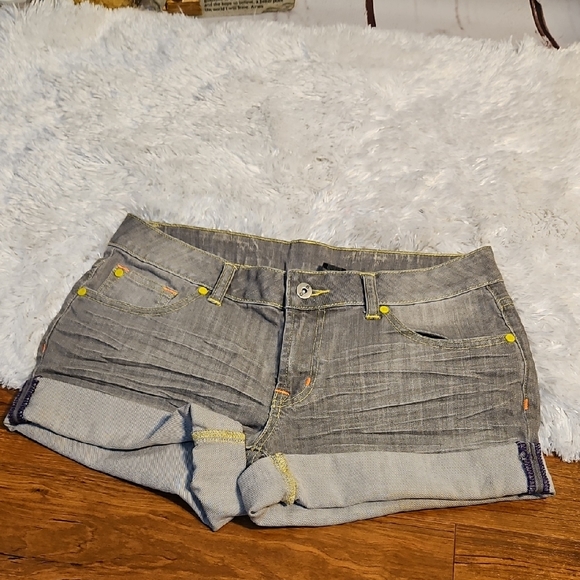 Bisou Bisou Pants - Bisou Bisou Gray‎ Jean Shorts with Yellow Accents Size 6